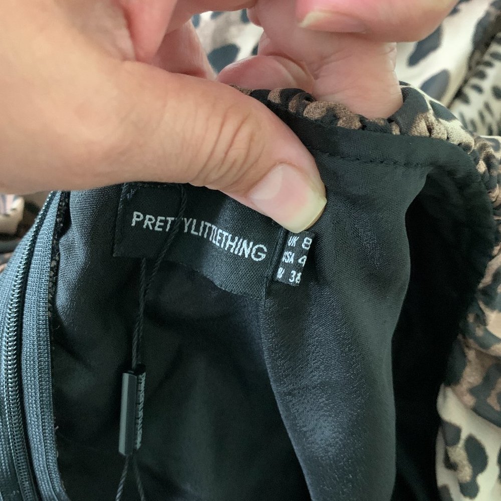 NWT PrettyLittleThing Women´s Romper, Size 4 - Picture 10 of 16